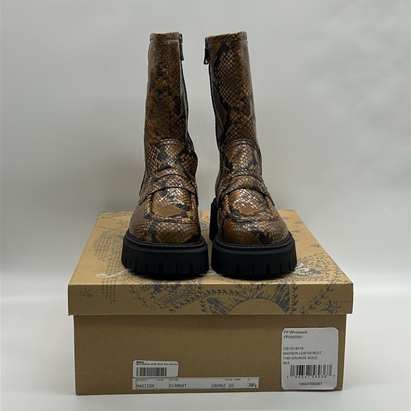Free People Madison Snake Embossed Platform Ankle Boots Women’s 6 (EU 36.5) NWB - Picture 12 of 12